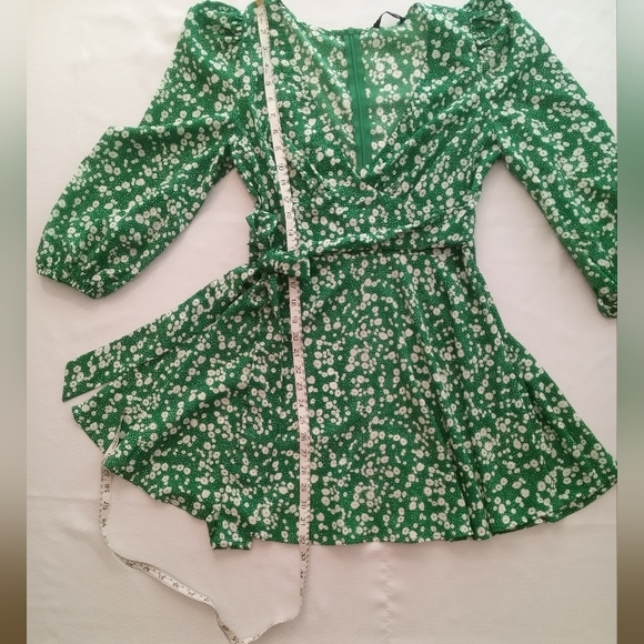 NWOT Spring 💚 Green Mini Dress - Picture 5 of 8